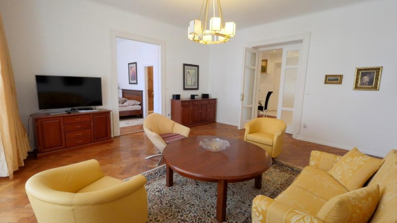 Velky 3I Apartman V Centre Mesta Братислава Экстерьер фото