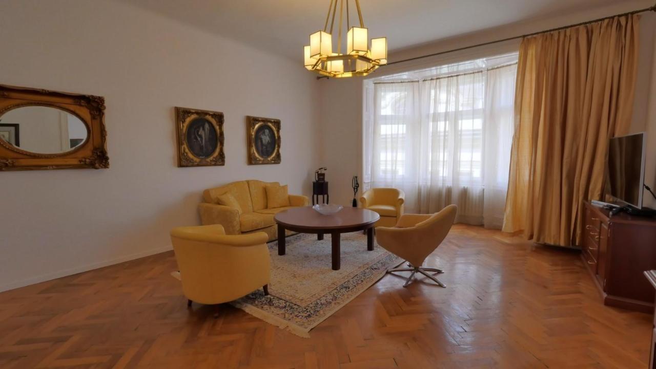 Velky 3I Apartman V Centre Mesta Братислава Экстерьер фото